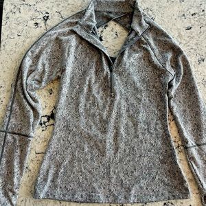 Gymshark women’s grey half zip NWOT size M